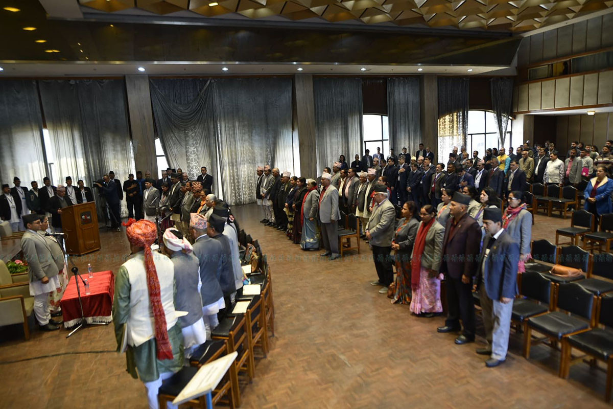 https://raracms.setopati.com/uploads/shares/2020/sujita/rastriya sabha oath/oath taking (1).jpg